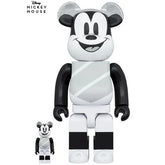 400 % und 100 % Bearbrick-Set – Mickey Mouse (Hut und Poncho)