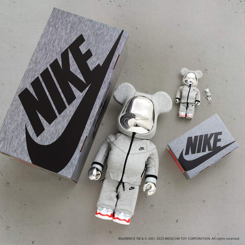 400 % und 100 % Bearbrick-Set – Nike Tech Fleece N98