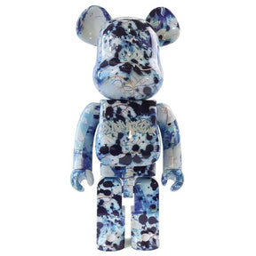 1000 % Bearbrick – Lfyt x Stash (Blau &amp; Weiß)