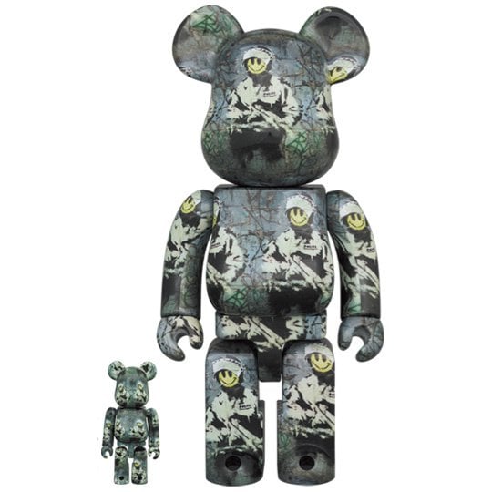 400 % und 100 % Bearbrick-Set – Riot Cop (Brandalism x Banksy)