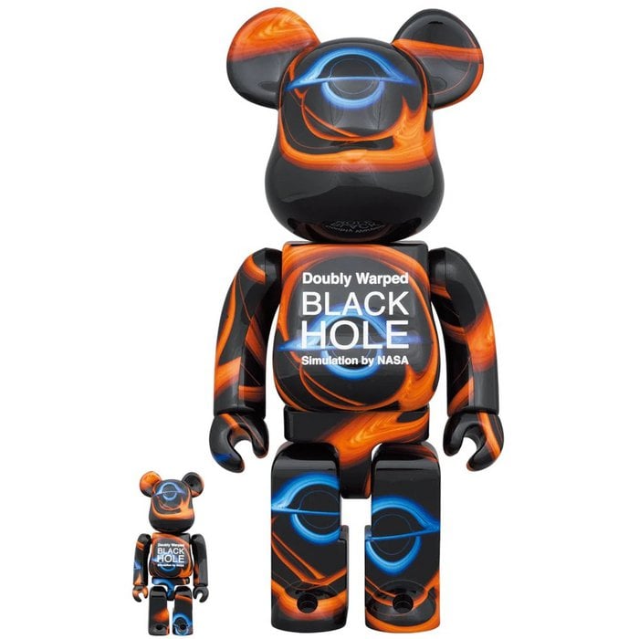 400 % und 100 % Bearbrick-Set – Doppelt verzerrtes Schwarzes Loch (NASA)