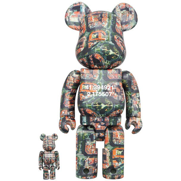 400 % und 100 % Bearbrick-Set – Übersicht über Barcelona (Benjamin Grant)